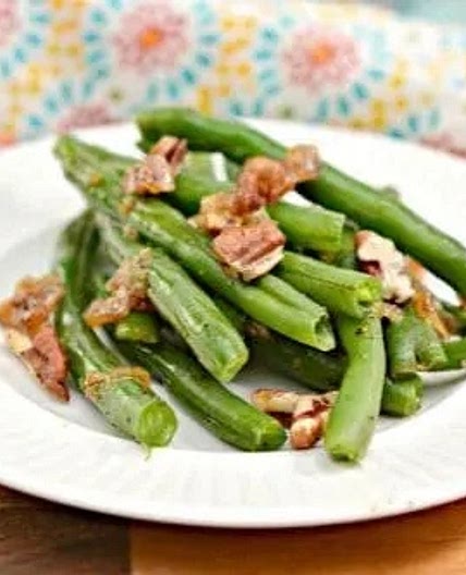 Keto Roasted Green Beans with Pecans