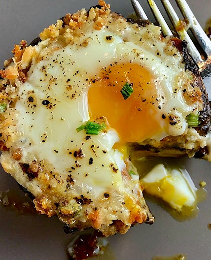 Breakfast Stuffed Mushrooms - Portabella Mushroom Egg Nests