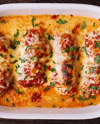 Easy Mozzarella Chicken with Marinara Sauce and Mushrooms