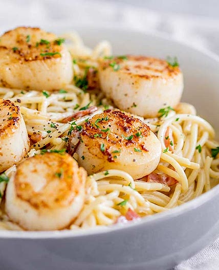 Pan Seared Scallop Pasta with Creamy Bacon Sauce