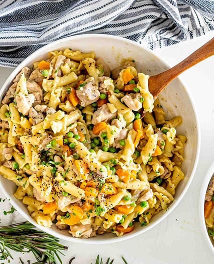 One Pot Creamy Chicken Pot Pie Pasta