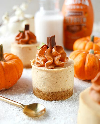 Mini Vegan Pumpkin Cheesecakes