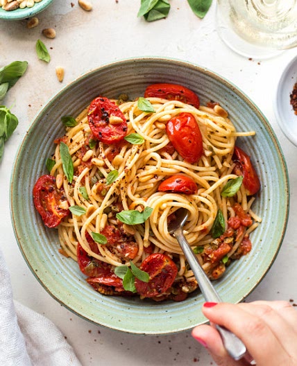 Roasted tomato and basil pasta