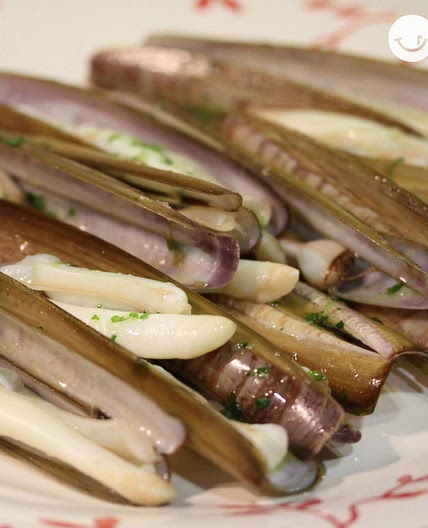 Navajas gallegas a la plancha con ajo y perejil
