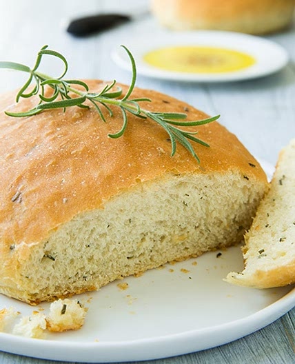 Rosemary Bread {Macaroni Grill Copycat Recipe}