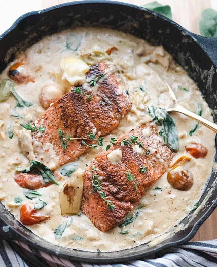 One-Pan Spinach and Artichoke Salmon with Tomatoes