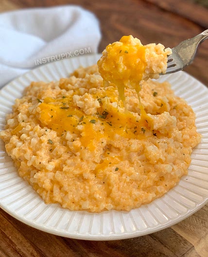 Easy Cheesy Cauliflower Rice (Keto & Low Carb)