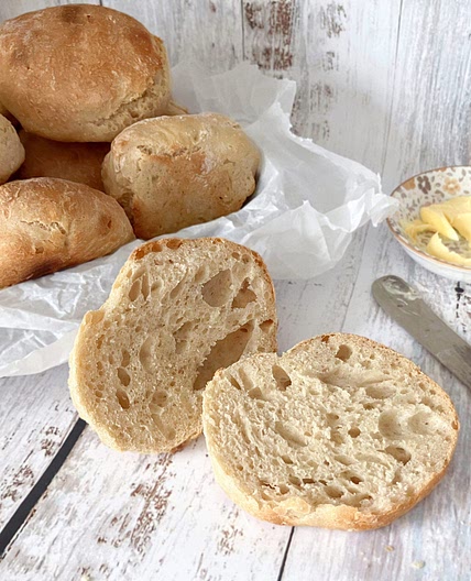 No-Knead Swedish Frallor (Bread Buns)