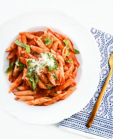 Quick & Easy Homemade Arrabbiata Pasta (no onion)