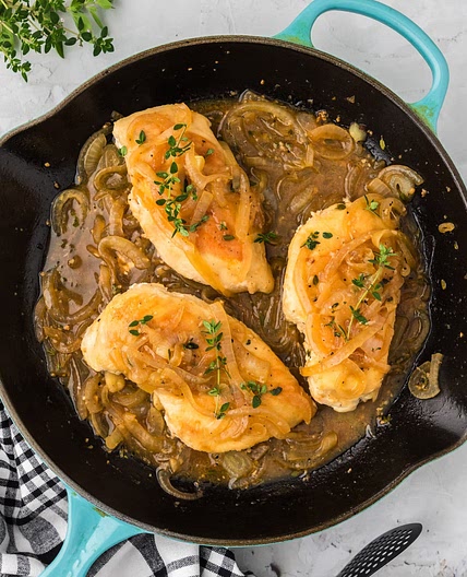 Chicken with Onion Thyme Sauce