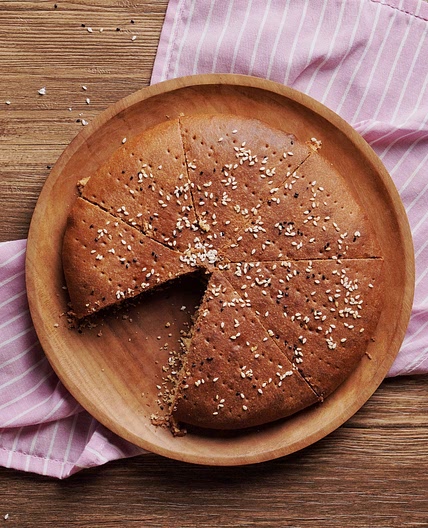 Simple Afghan Sweet Bread (Roht)