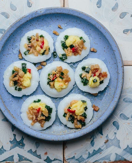 Vietnamese steamed rice cakes with prawn floss and mung bean (bánh bèo)