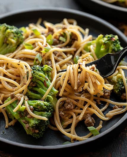 Garlic Noodles with Beef and Broccoli
