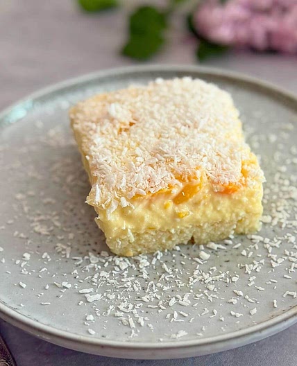 Easy Peach Vanilla Cake with Canned Peaches (No Gelatin!)