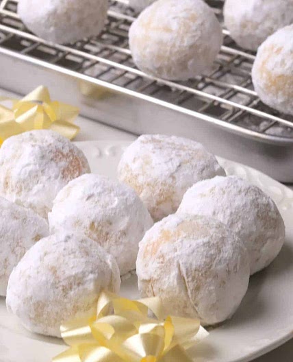 Low Carb Gluten Free Snowball Cookies (5 Ingredients)