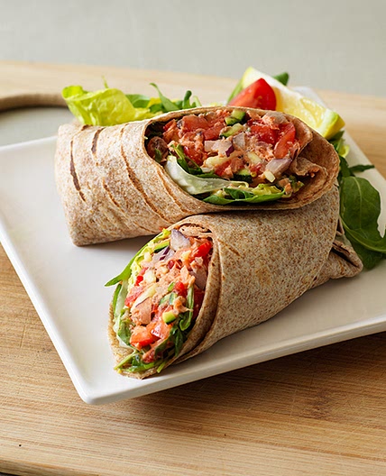 Salmon, red onion and sweet pepper wraps
