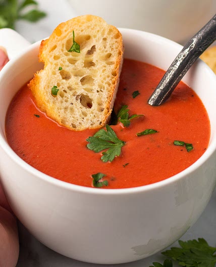 5-Minute Creamy Vegan Tomato Soup