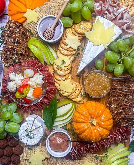 How To Make A Cozy Fall Themed Charcuterie Board