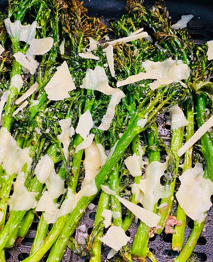 Air Fryer Garlic Parmesan Broccolini