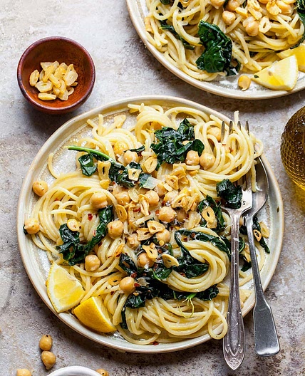 Spaghetti with Chickpeas & Kale