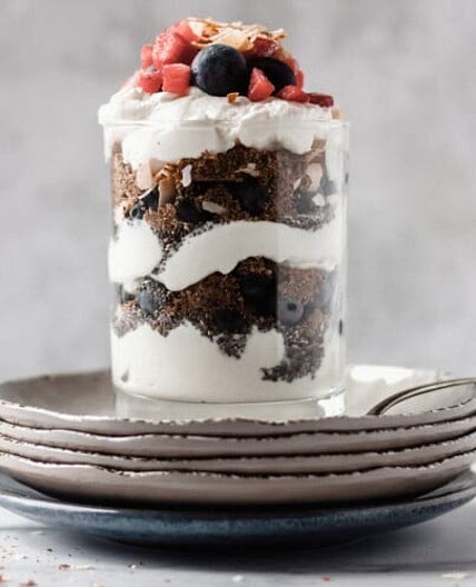Low carb yogurt parfait