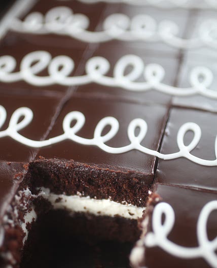 Hostess with the Mostess Chocolate Snack Cake