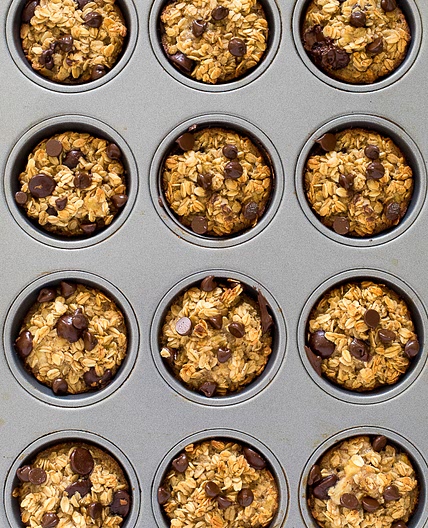 Healthy Banana Chocolate Oatmeal Muffins