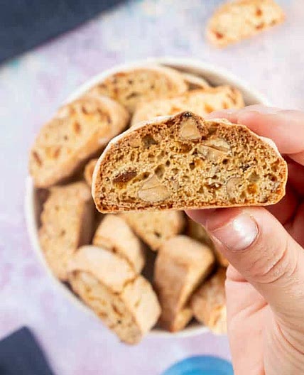 Italian Apricot Almond Biscotti Recipe - Tozzetti