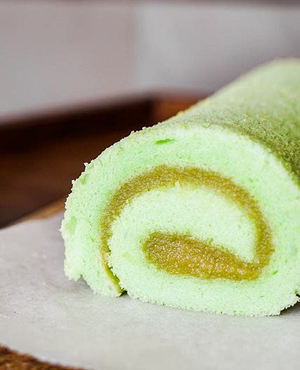 Pandan Kaya Swiss Roll