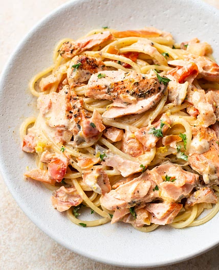 Creamy Lemon and Fresh Tomato Salmon Pasta