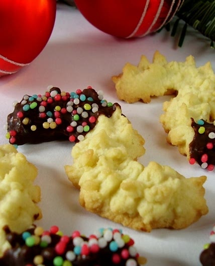 Mandelspritzgebäck (German Christmas Almond Cookies)