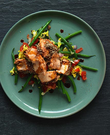 Sesame crusted salmon and green bean salad