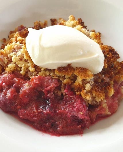 Keto Rhubarb Berry Crumble