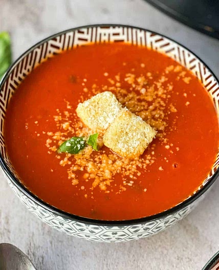 Easy Slow Cooker Tomato Basil Soup (with Canned Tomatoes)