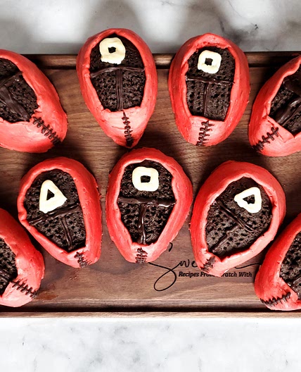 'Squid Game' Pink Soldier Mini Cakes (No Fondant)