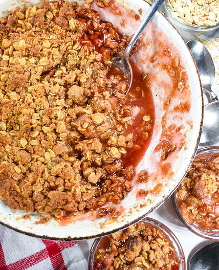 Strawberry Rhubarb Crisp