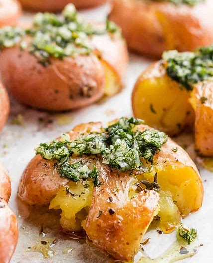 Crispy Smashed Red Potatoes With Garlic And Dill In The Oven