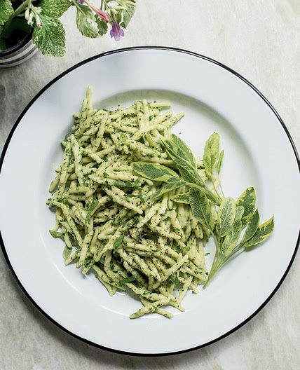 Pâtes à la ricotta et au pesto d’épinards et basilic
