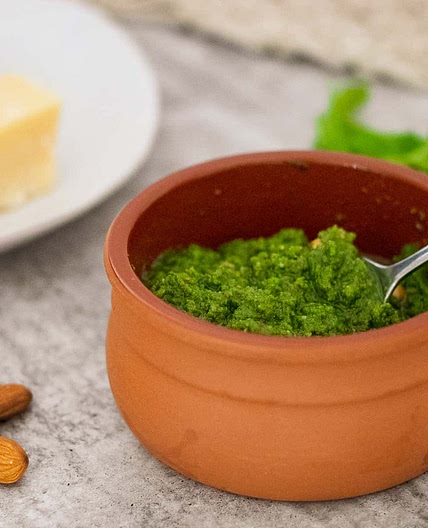 Rocket And Roasted Almonds Pesto