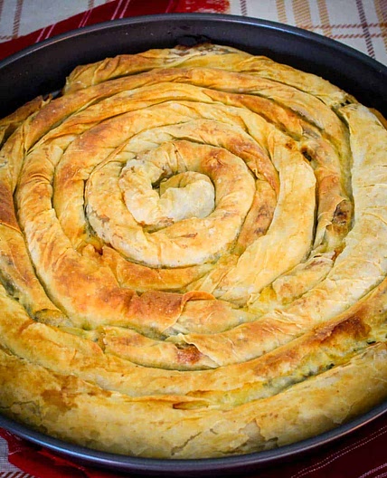 Phyllo Spinach and Feta Pie - Byrek me Spinaq