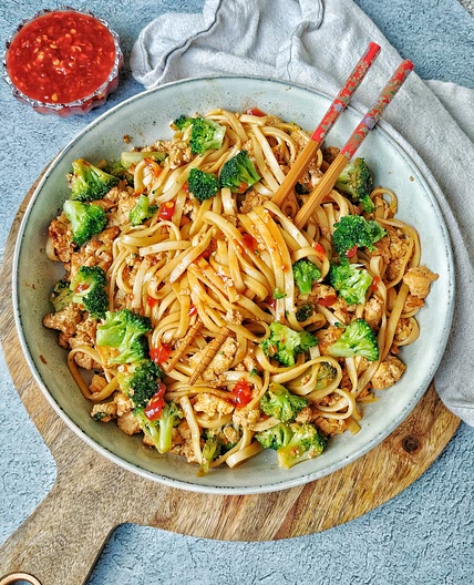 Stir Fry Noodles with Tofu and Broccoli