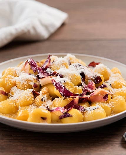 Gnocchi al radicchio e zafferano