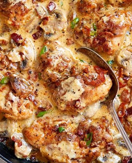 Creamy Mushroom Chicken Skillet with Bacon
