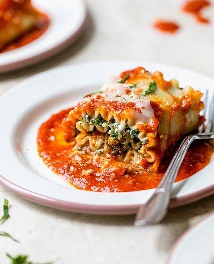 Mushroom Kale Lasagna Rolls