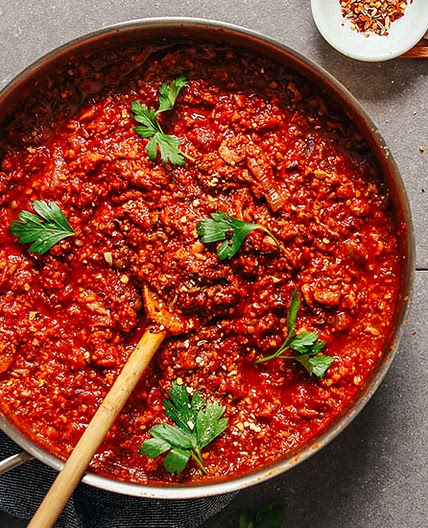 1-Pan Tempeh Bolognese