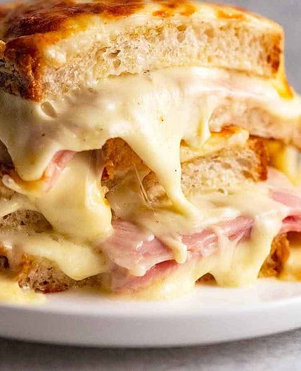 Croque Monsieur (French hot ham and cheese sandwich)