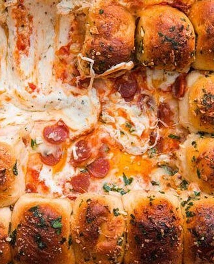 Pull-Apart Garlic Bread Pizza Dip