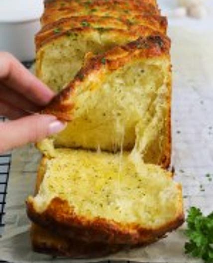 Cheesy Pull-Apart Garlic Bread