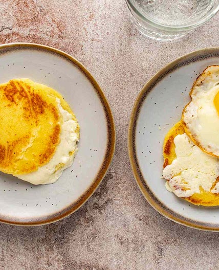 Arepas de Choclo (Sweet Corn Cakes With Cheese)