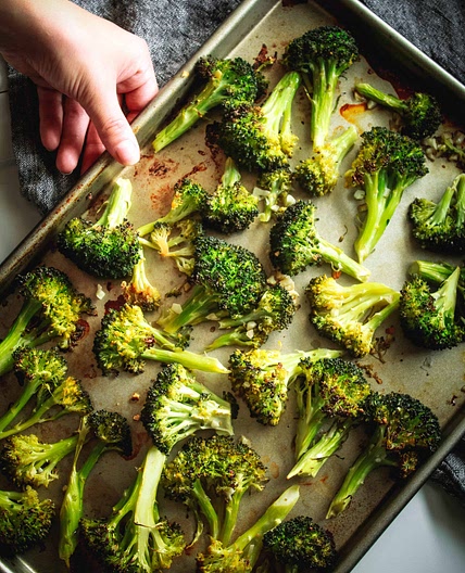 Lemon Garlic Roasted Broccoli (Oil-free)